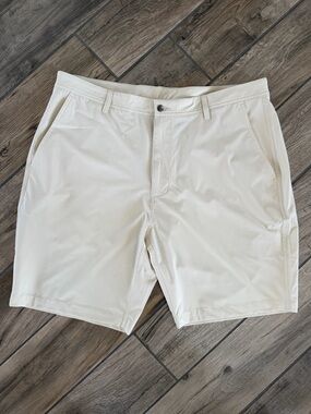 FootJoy Men’s Golf Shorts, Light Cream. Size 40